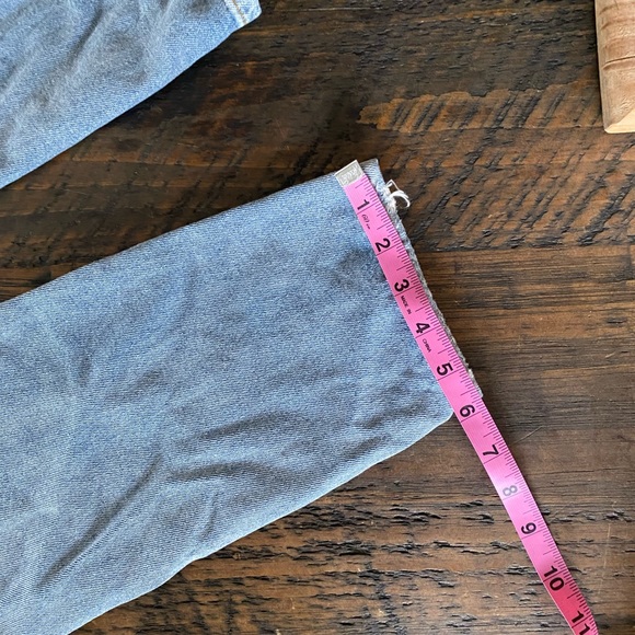 BDG Jeans 26 Light Wash Distressed Mom High Rise Ripped Urban Outfitters - Picture 11 of 12